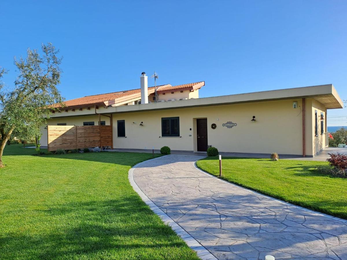 La Campagna Di Peppe E Tullia Bed & Breakfast Formia Bagian luar foto