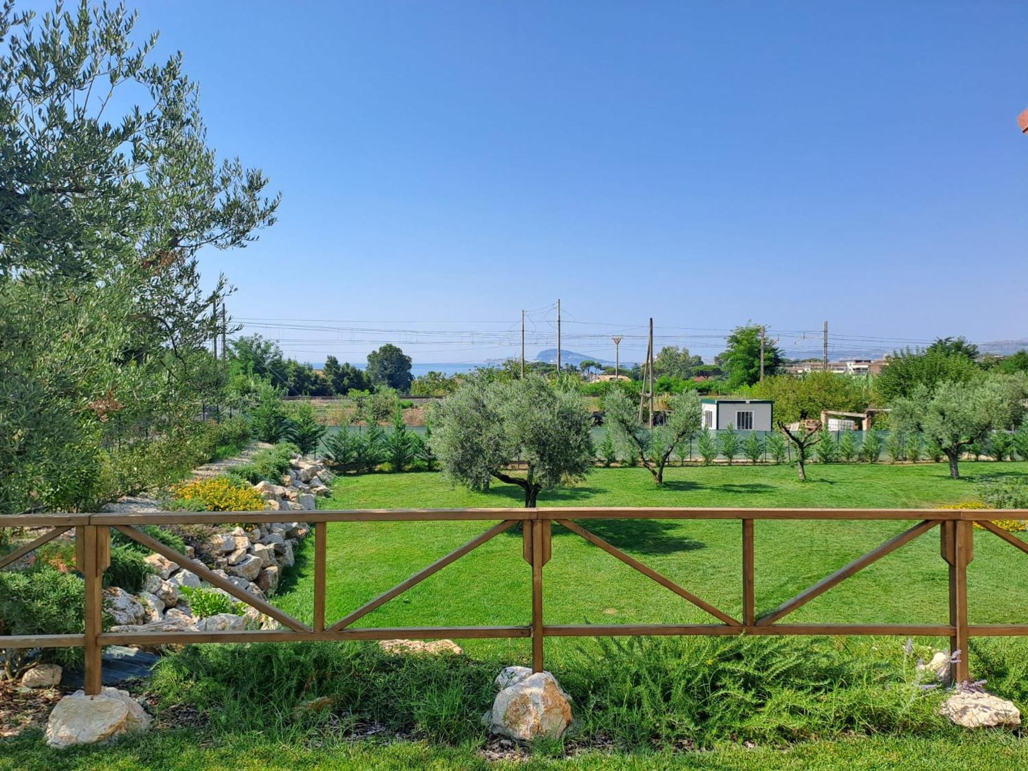 La Campagna Di Peppe E Tullia Bed & Breakfast Formia Bagian luar foto